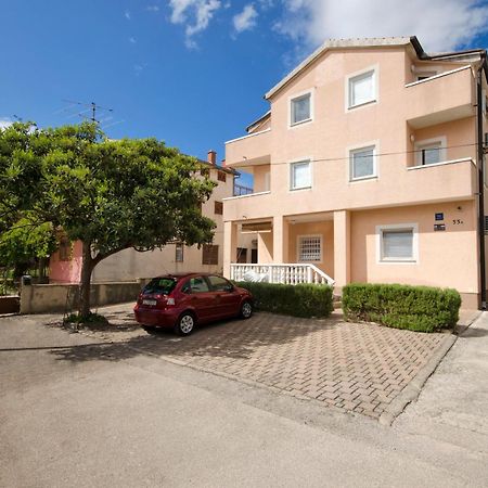Apartments And Rooms Mladen Водице Екстериор снимка