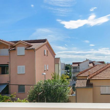 Apartments And Rooms Mladen Водице Екстериор снимка