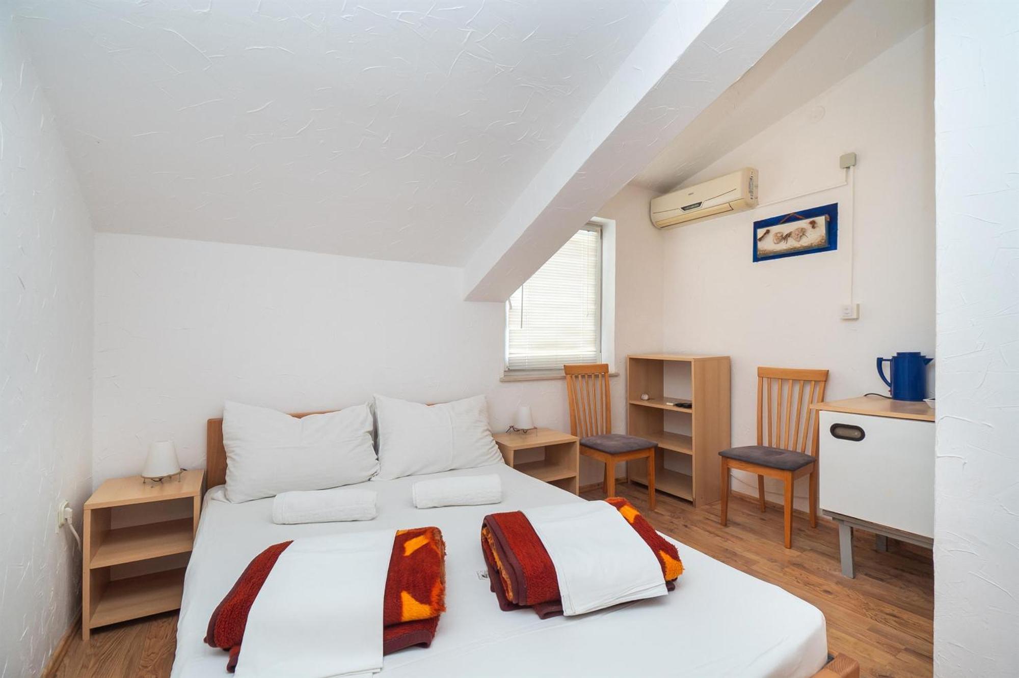 Apartments And Rooms Mladen Водице Екстериор снимка