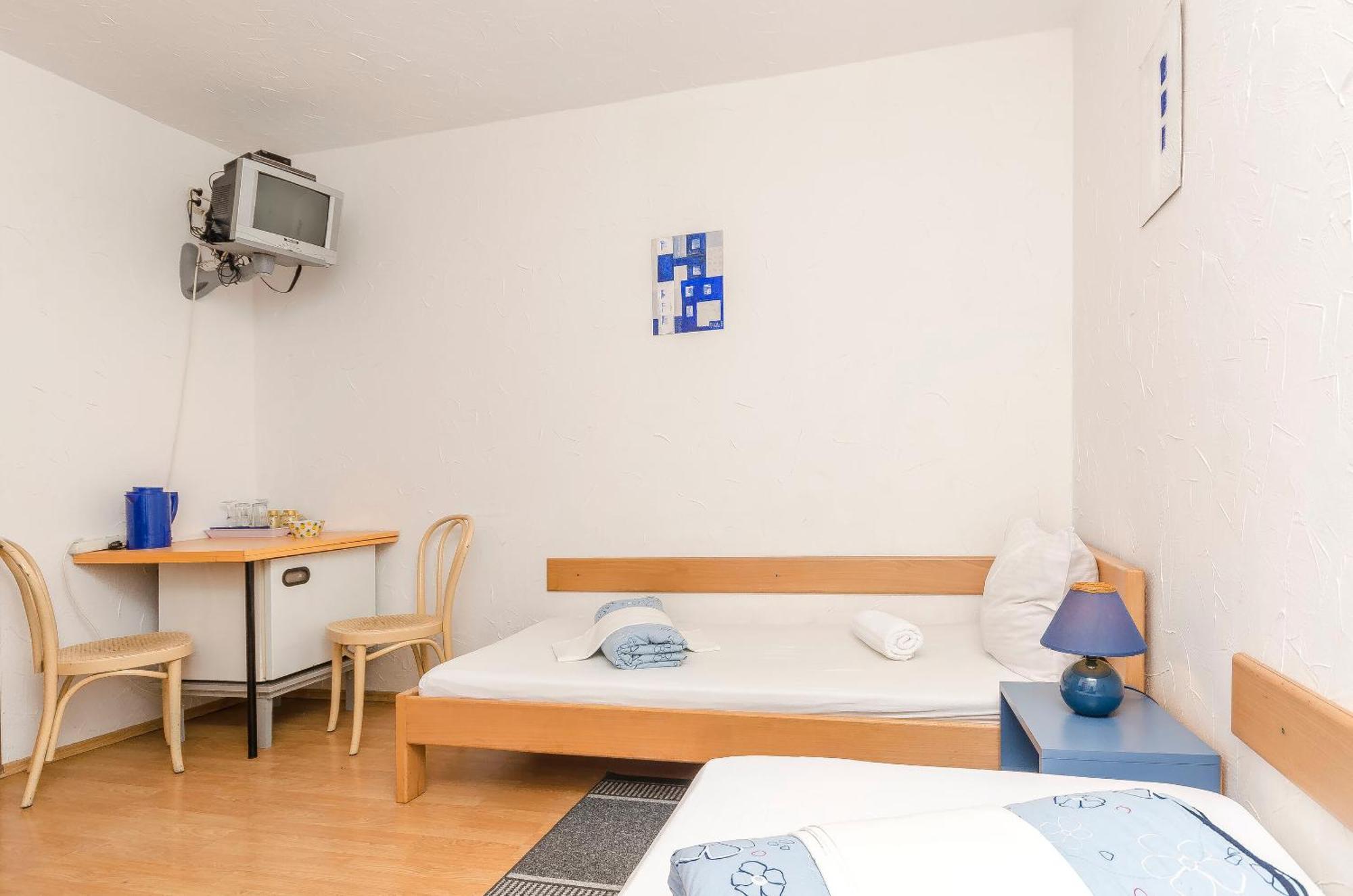 Apartments And Rooms Mladen Водице Екстериор снимка