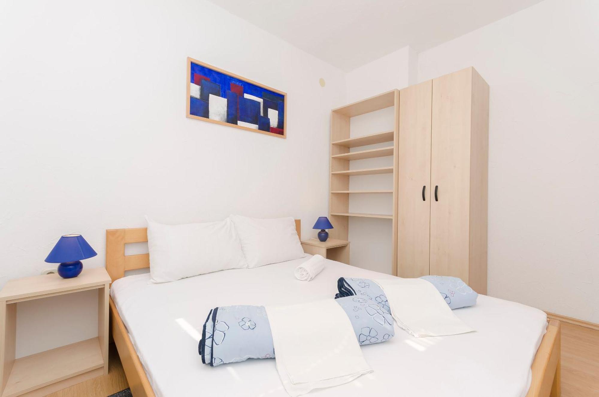 Apartments And Rooms Mladen Водице Екстериор снимка