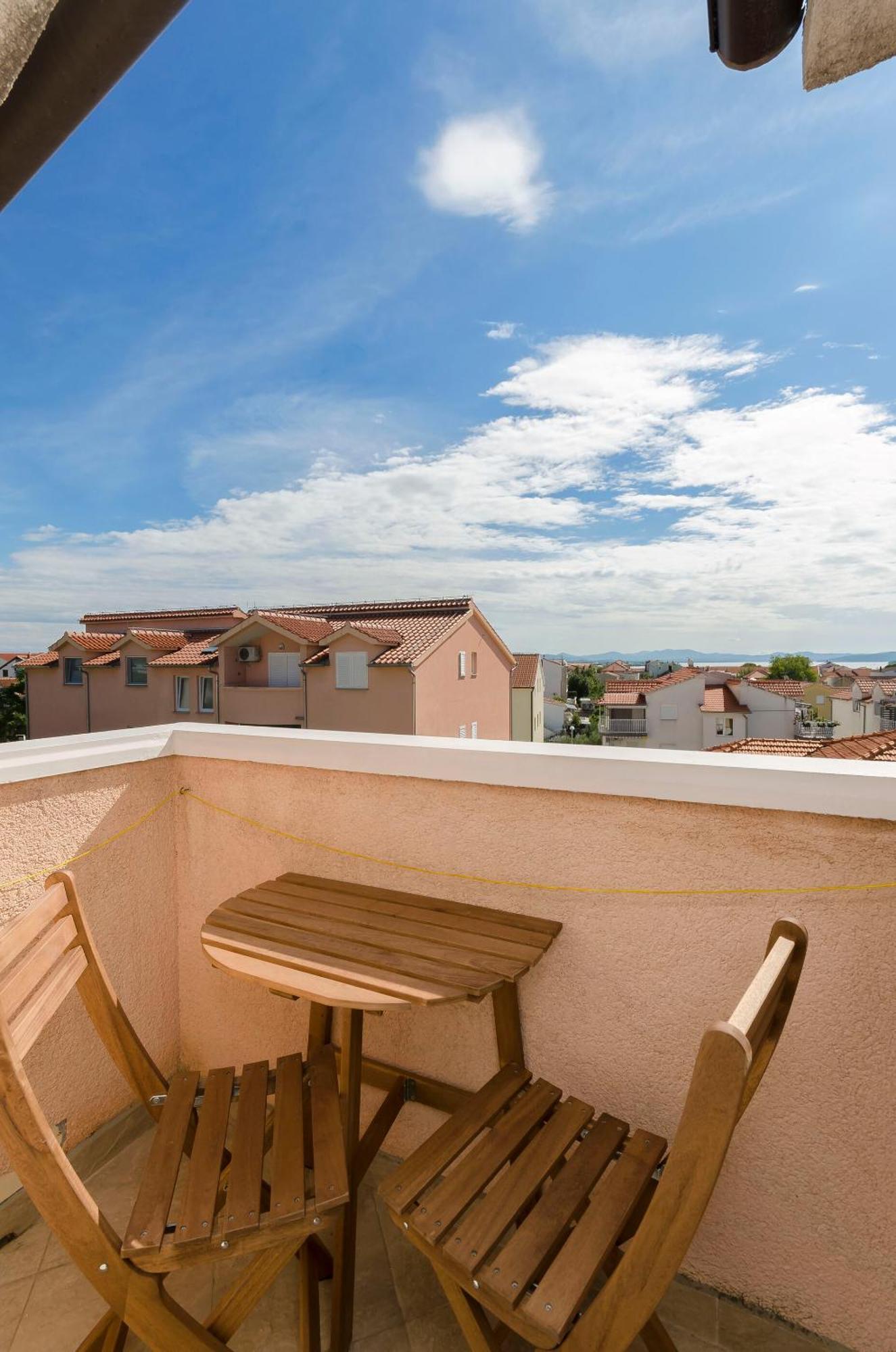 Apartments And Rooms Mladen Водице Екстериор снимка