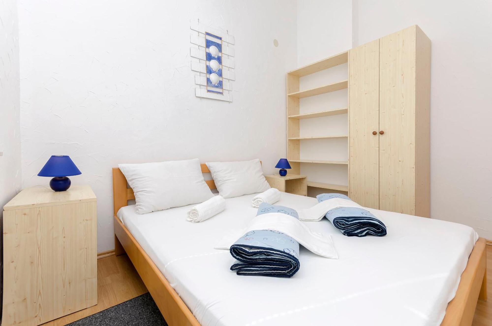 Apartments And Rooms Mladen Водице Екстериор снимка