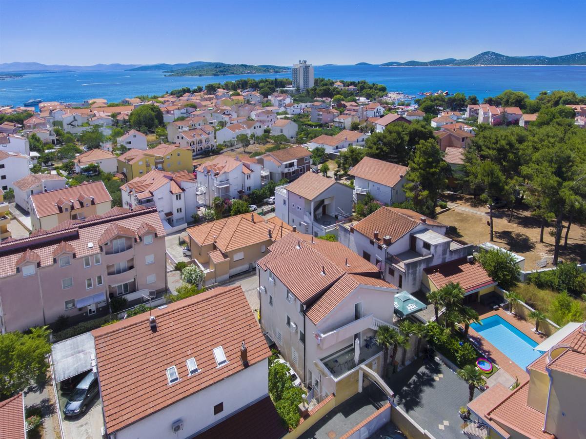 Apartments And Rooms Mladen Водице Екстериор снимка